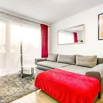 Tranquil Apartment With Free Parking And Garden Connection In The Downtown
