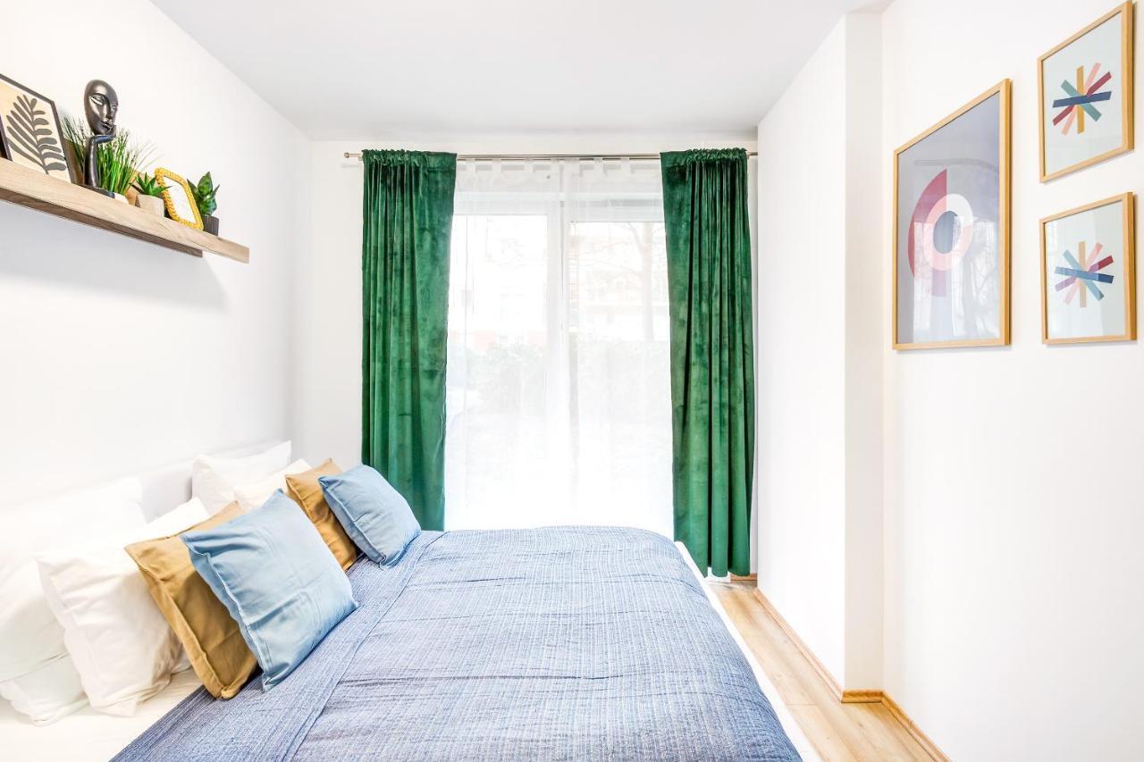 Tranquil With Free Parking And Garden Connection In The Downtown