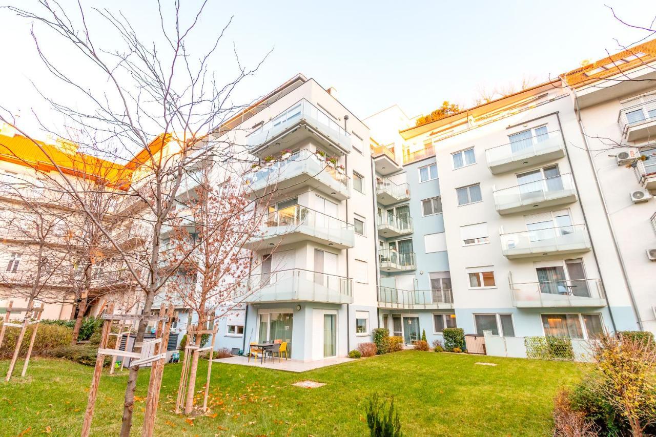 Apartment Tranquil With Free Parking And Garden Connection In The Downtown *