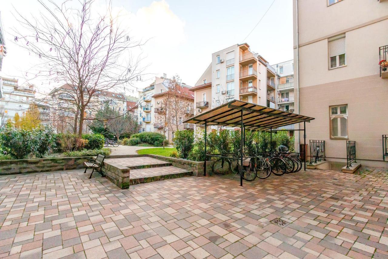 Tranquil With Free Parking And Garden Connection In The Downtown Apartment *