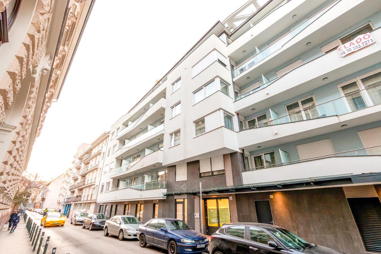 Apartment Tranquil With Free Parking And Garden Connection In The Downtown *
